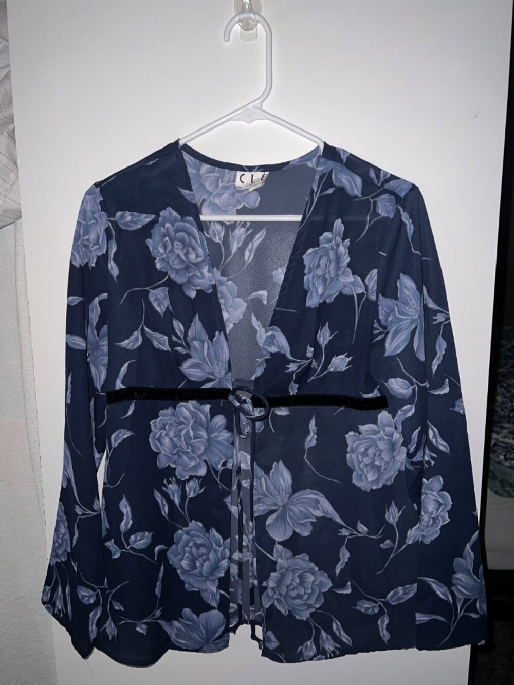 CLE paris womans sheer see through cardigan size L Large blue floral long sleeve